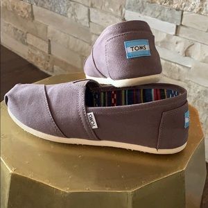 Women’s Ash Classic Toms
